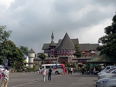 Istana In Maribaya